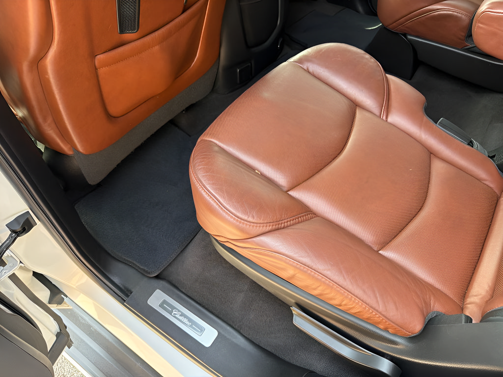 Used 2020 Cadillac Escalade Premium Luxury RWD image 43