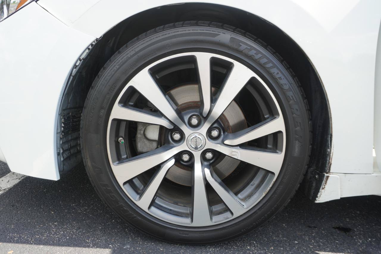 Used 2017 Nissan Maxima 3.5 S w/ Interior Lighting Package FWD image 27