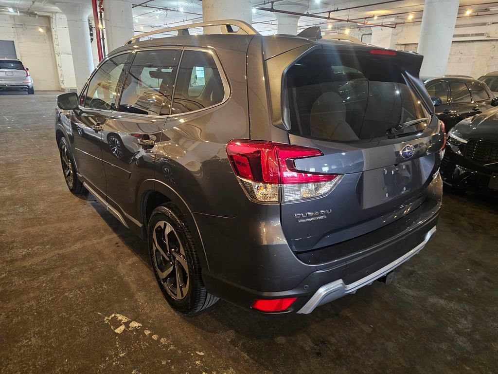 Used 2023 Subaru Forester Touring AWD/4WD image 2