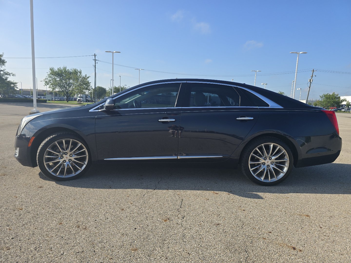 Used 2013 Cadillac XTS Platinum FWD image 15