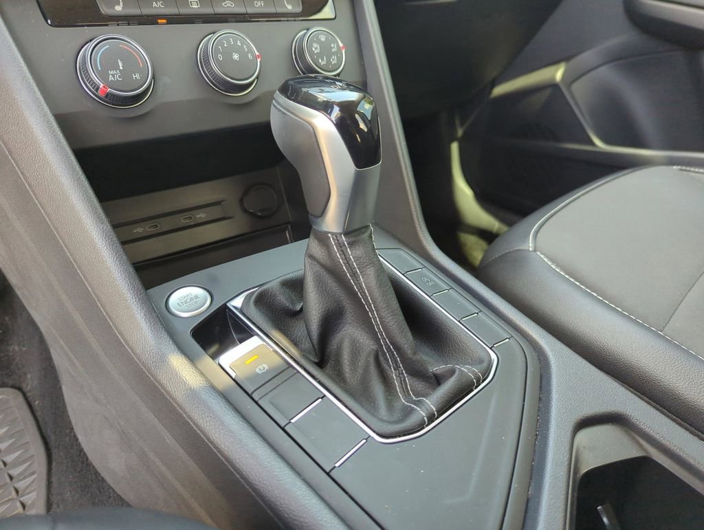 Certified 2022 Volkswagen Taos SE image 33