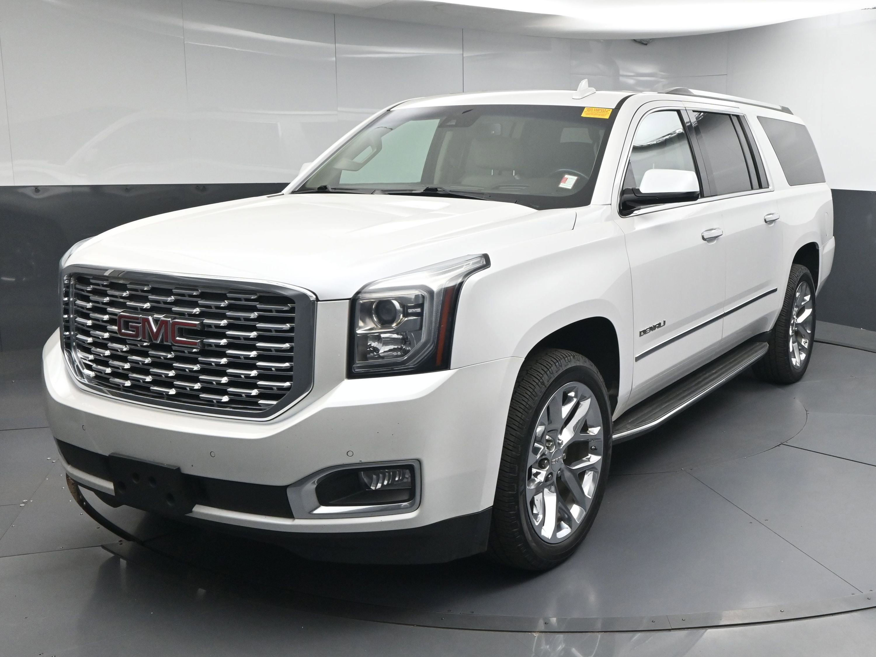 Used 2018 GMC Yukon XL Denali w/ Open Road Package AWD/4WD image 1