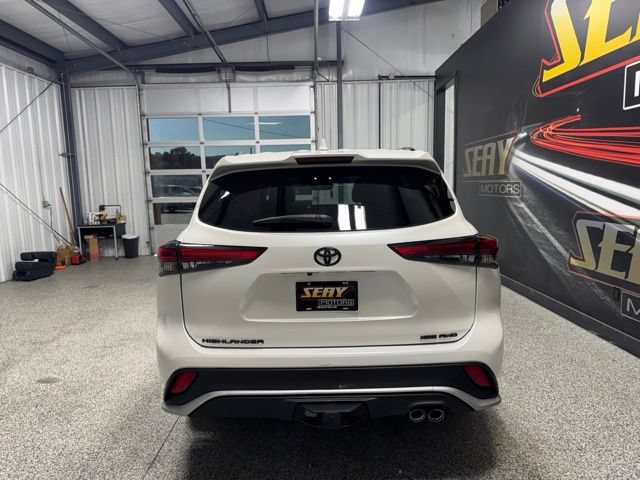 Used 2021 Toyota Highlander XSE AWD/4WD image 17