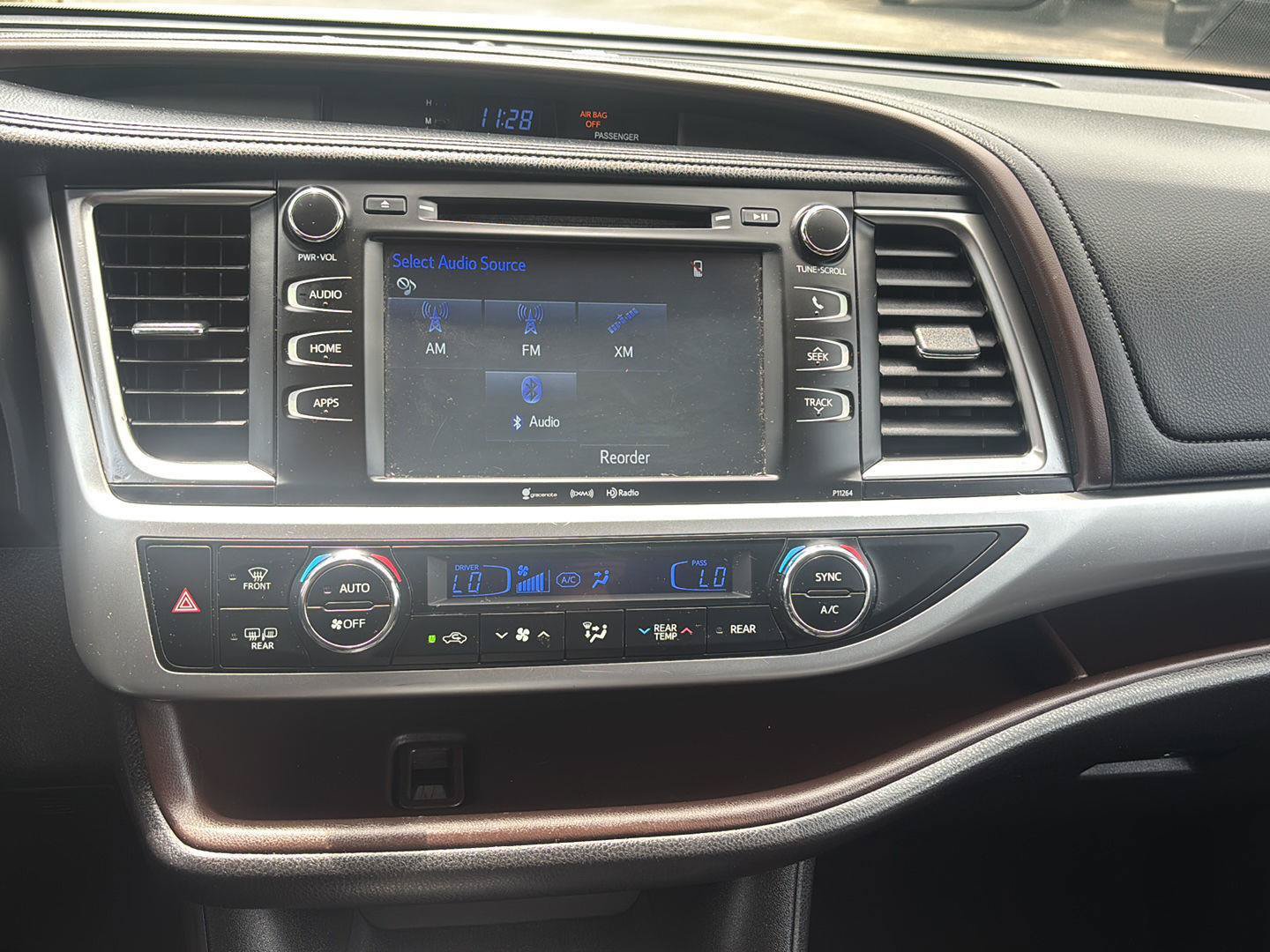 Used 2016 Toyota Highlander Plus FWD image 32