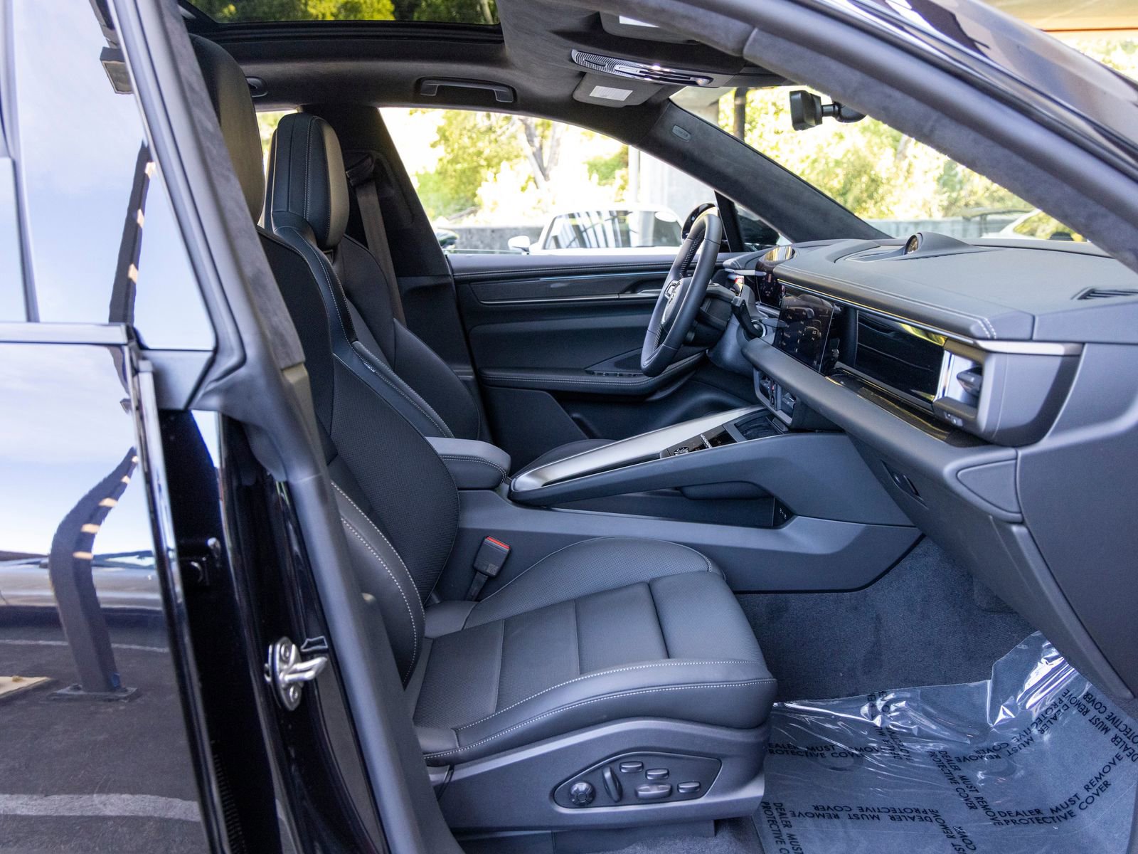 New 2026 Porsche Macan Turbo Electric image 58