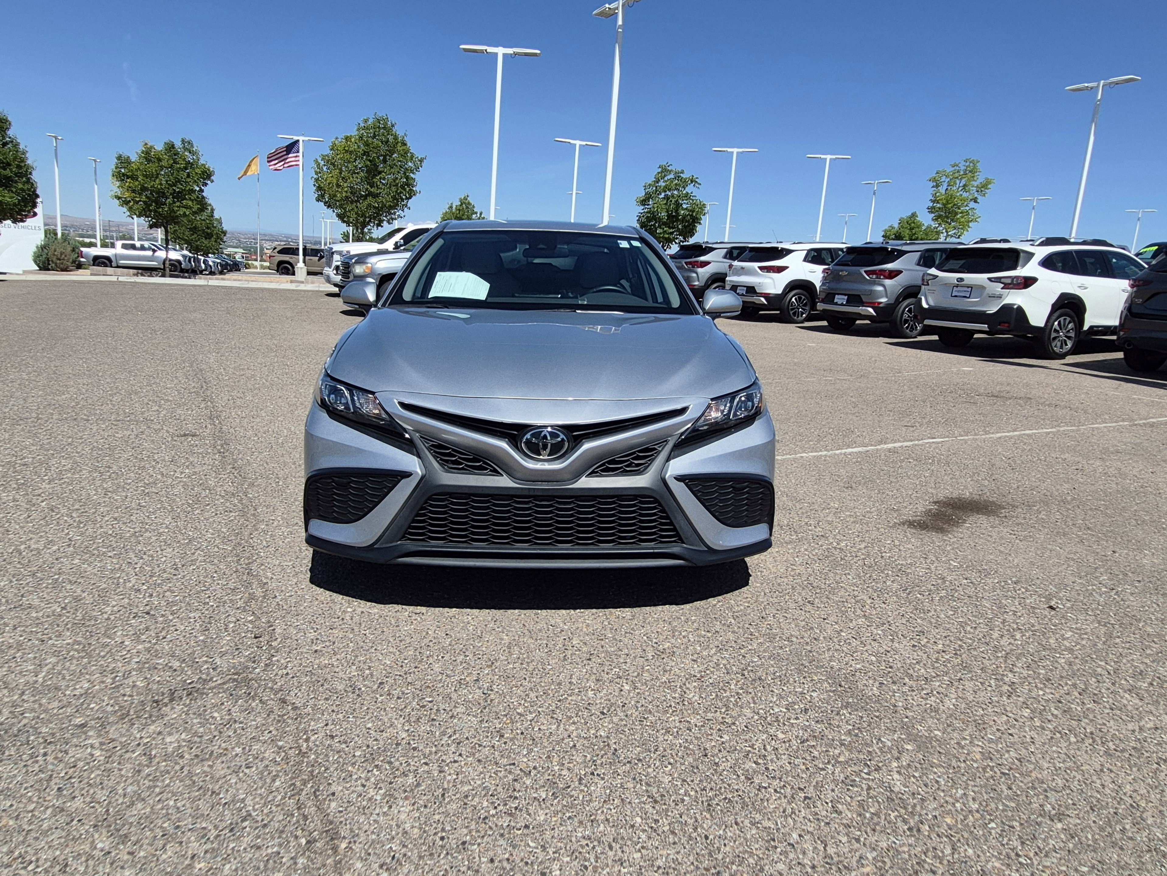Used 2023 Toyota Camry SE AWD/4WD image 8