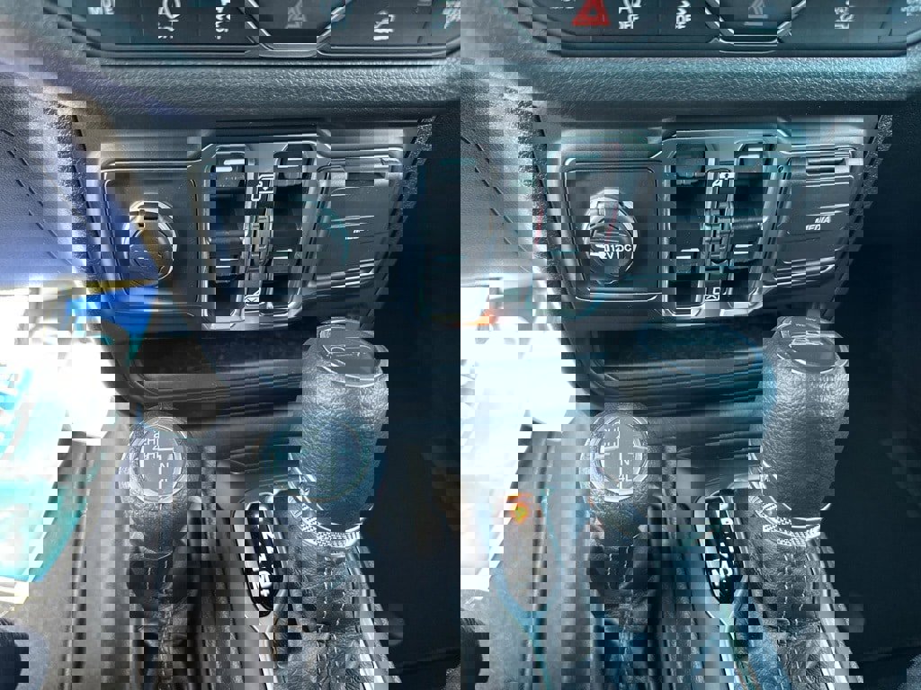 New 2025 Jeep Gladiator Sport image 23