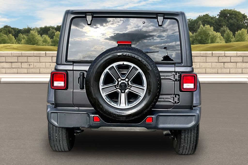 Used 2021 Jeep Wrangler Unlimited Sahara AWD/4WD image 4