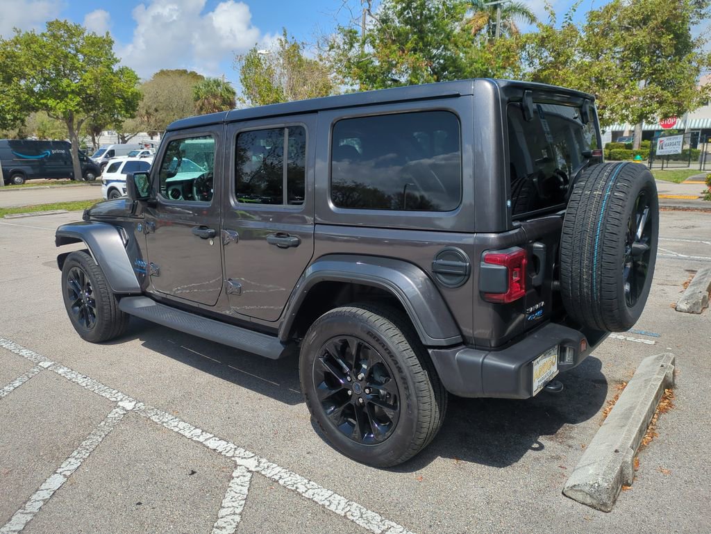 Used 2025 Jeep Wrangler Sahara 4xe image 8