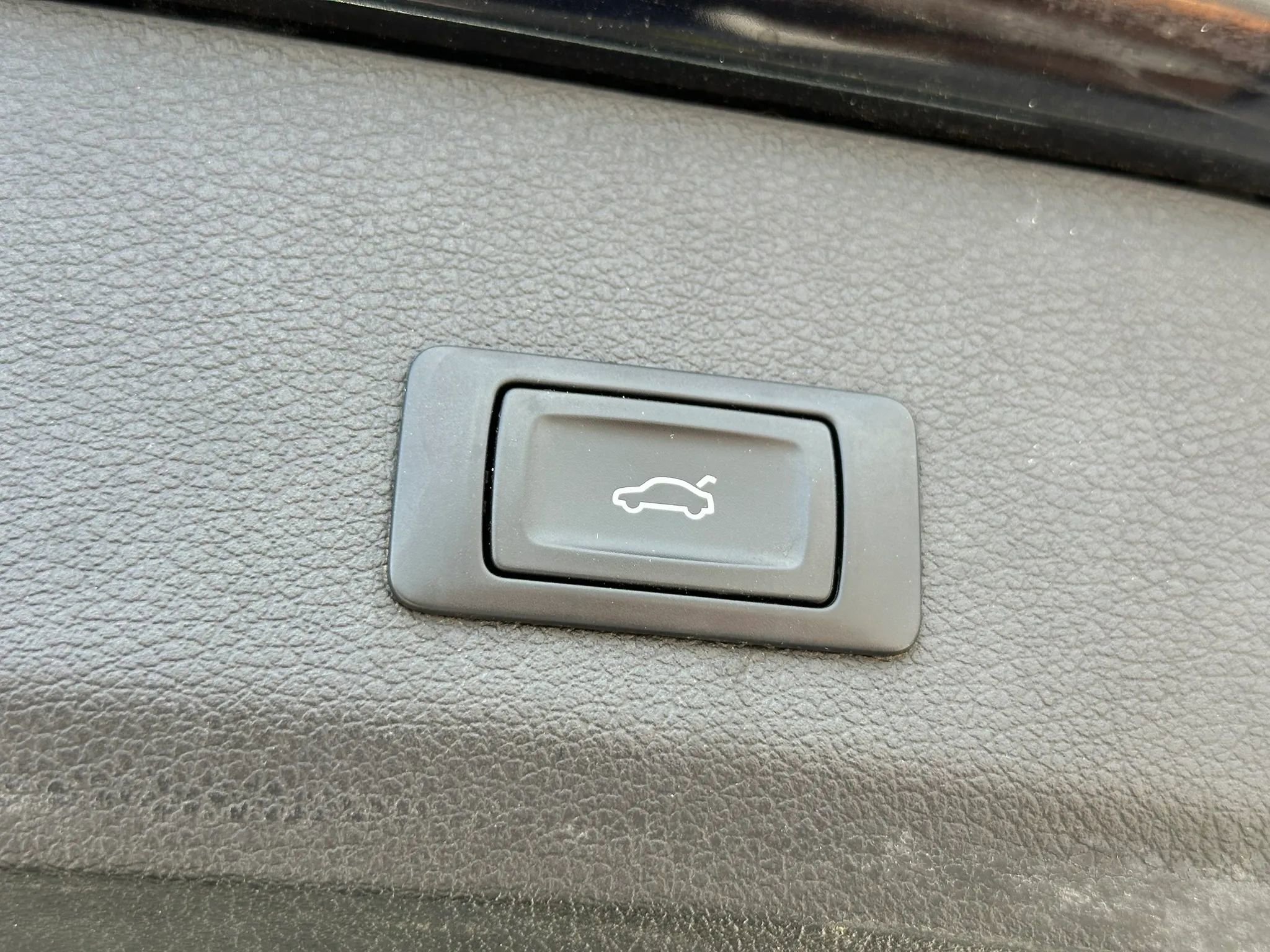 Used 2013 Audi Q7 3.0T S line Prestige w/ S Line Pkg image 38