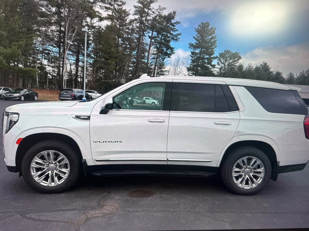 Used 2022 GMC Yukon SLT w/ SLT Premium Package AWD/4WD image 2