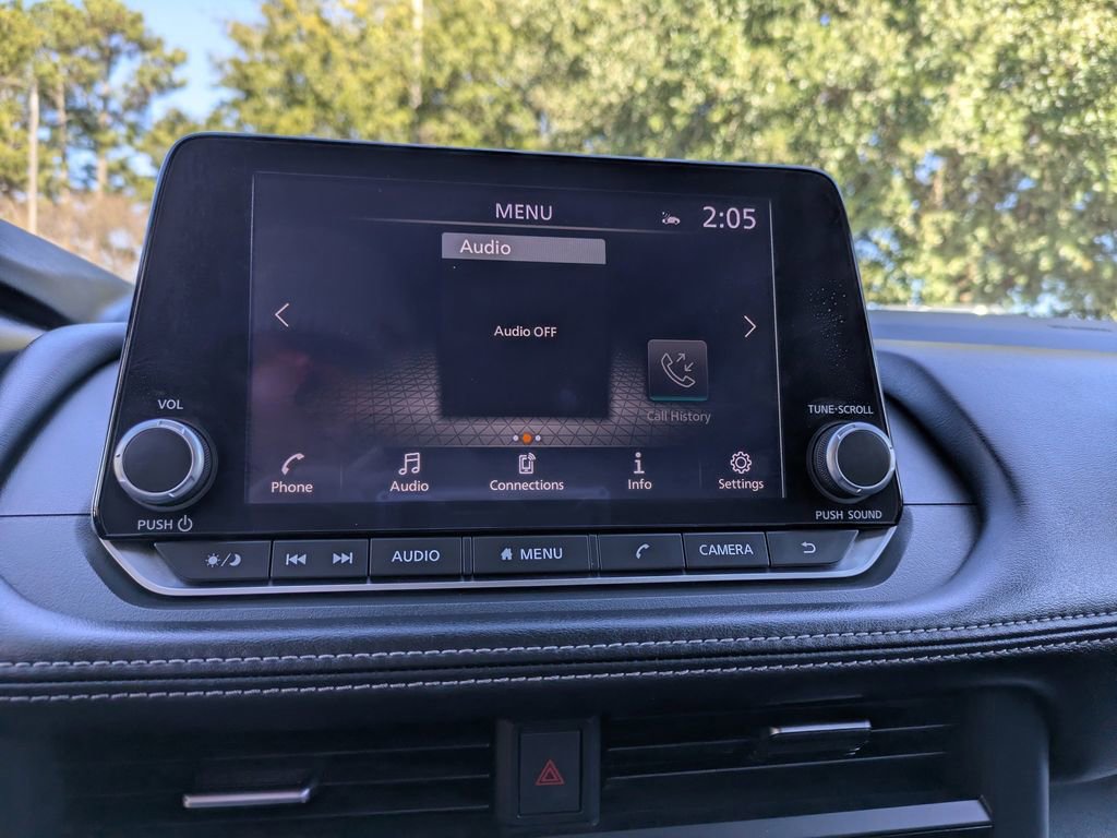 Used 2024 Nissan Rogue SV image 17