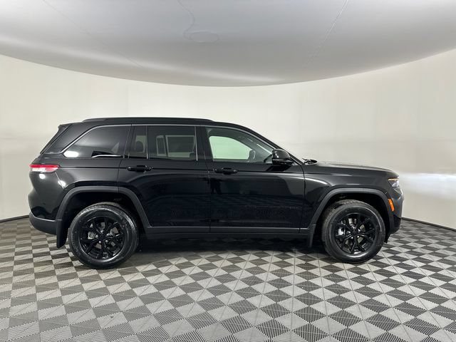 New 2026 Jeep Grand Cherokee Altitude AWD/4WD image 8