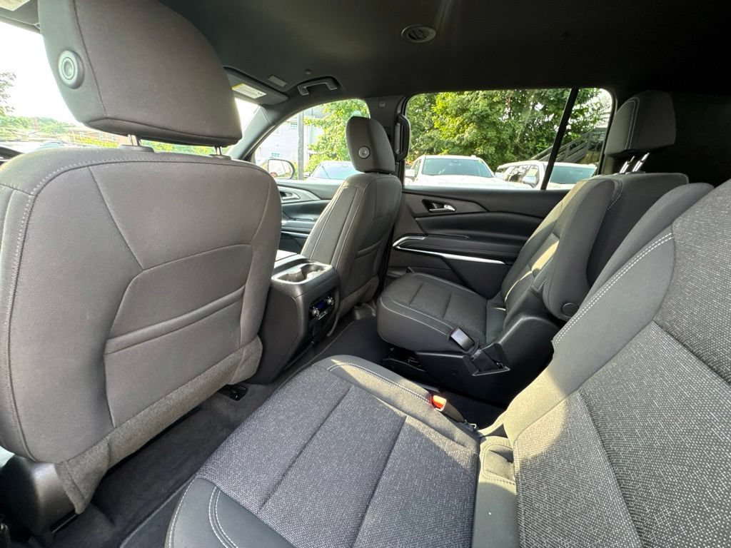 Used 2024 Chevrolet Traverse LT w/ LPO, Floor Liner Package FWD image 19