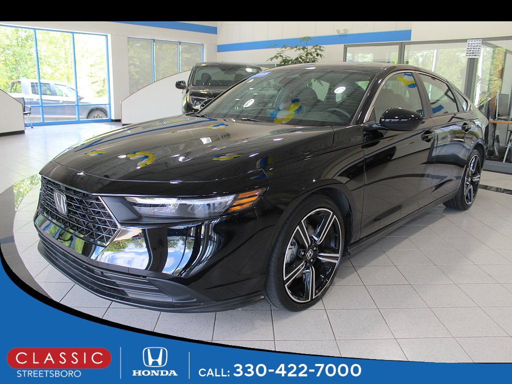 Used 2025 Honda Accord Sport image 1