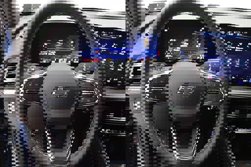 Used 2024 Chevrolet Traverse LT w/ Midnight/Sport Edition image 17