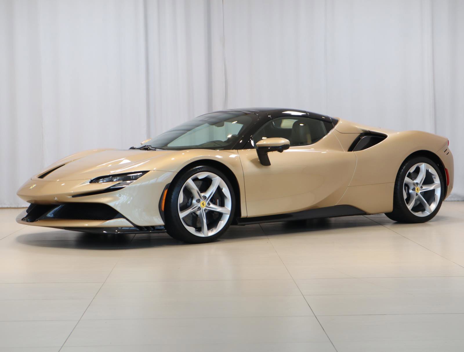 Used 2022 Ferrari SF90 Spider image 40