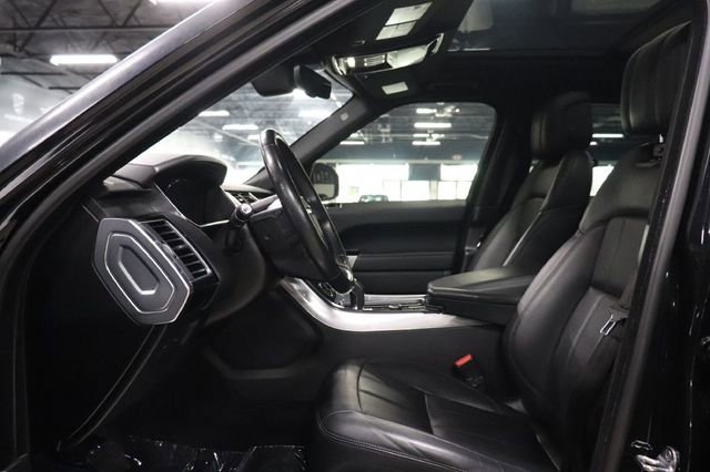Used 2019 Land Rover Range Rover Sport HSE image 10