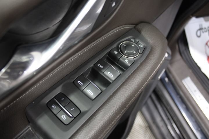 Used 2023 GMC Yukon Denali image 17