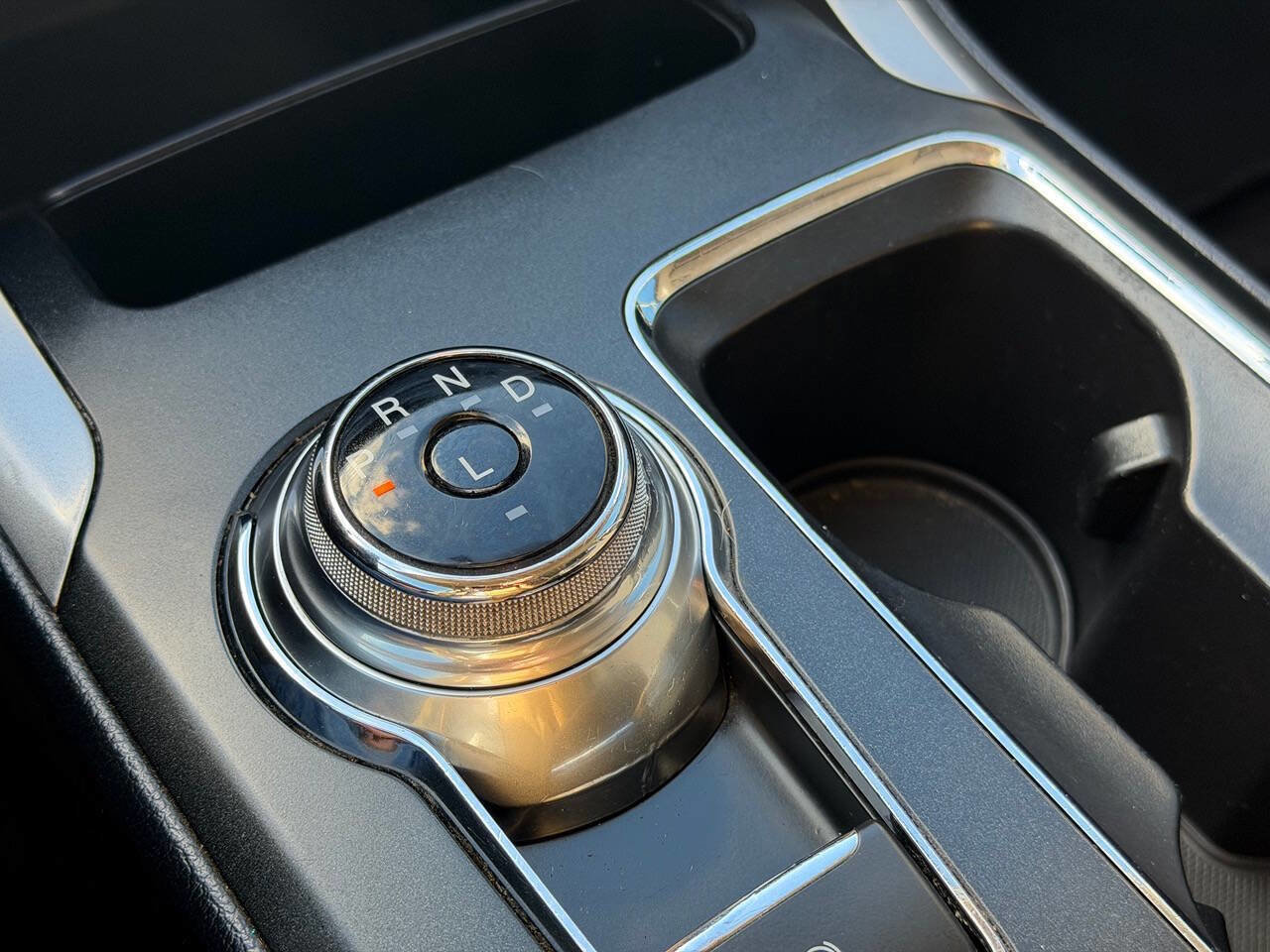 Used 2017 Ford Fusion SE image 22