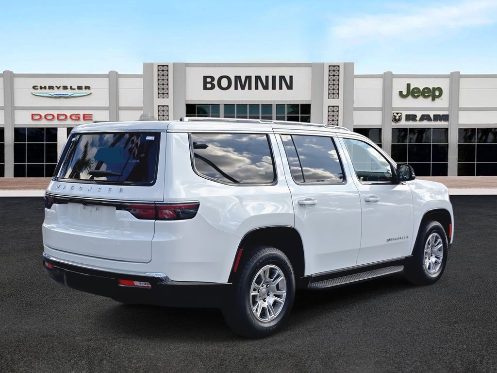 Used 2024 Jeep Wagoneer 2WD image 3
