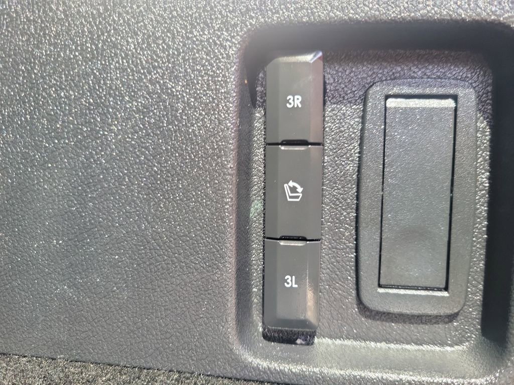 Used 2023 Lincoln Aviator Reserve w/ Equipment Group 201A image 33