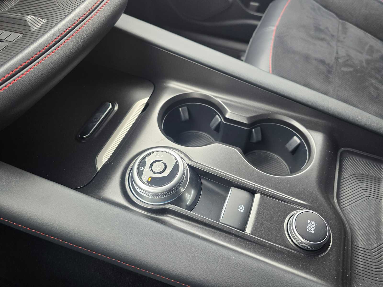 Used 2025 Ford Explorer ST image 35