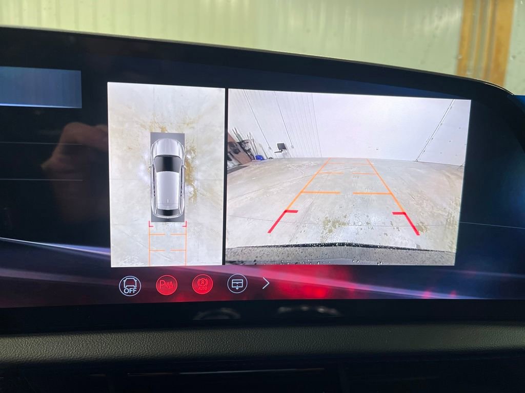 New 2026 Cadillac Optiq V image 24