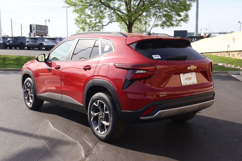New 2026 Chevrolet Trax LT w/ Driver Confidence Package FWD image 5