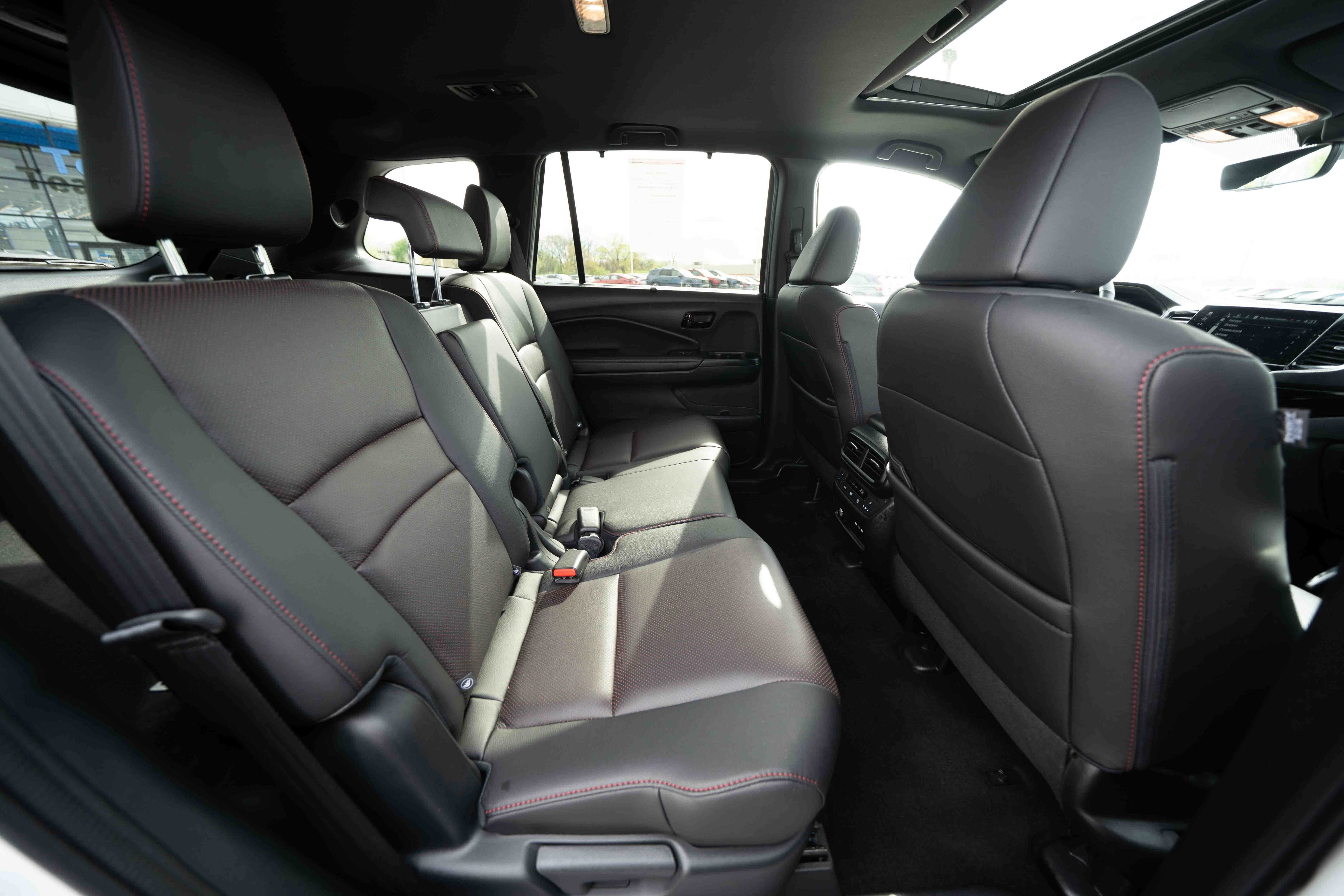 Used 2024 Honda Passport Black Edition image 25