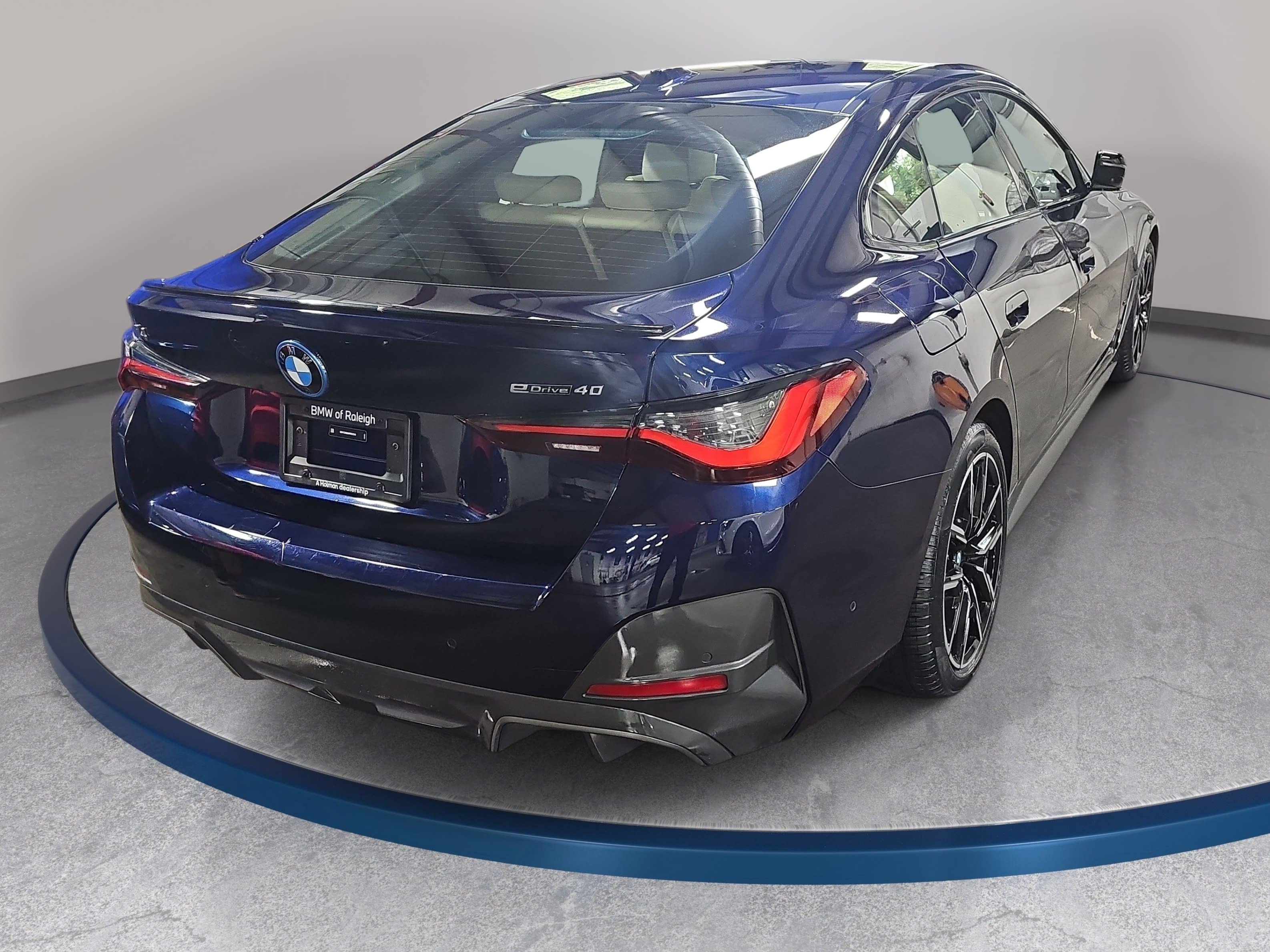 Used 2023 BMW i4 eDrive40 w/ M Sport Package RWD image 5