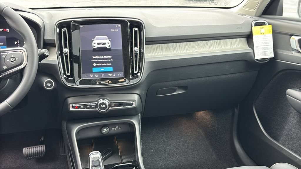 New 2026 Volvo XC40 B5 Plus w/ Protection Package Premier AWD/4WD image 8