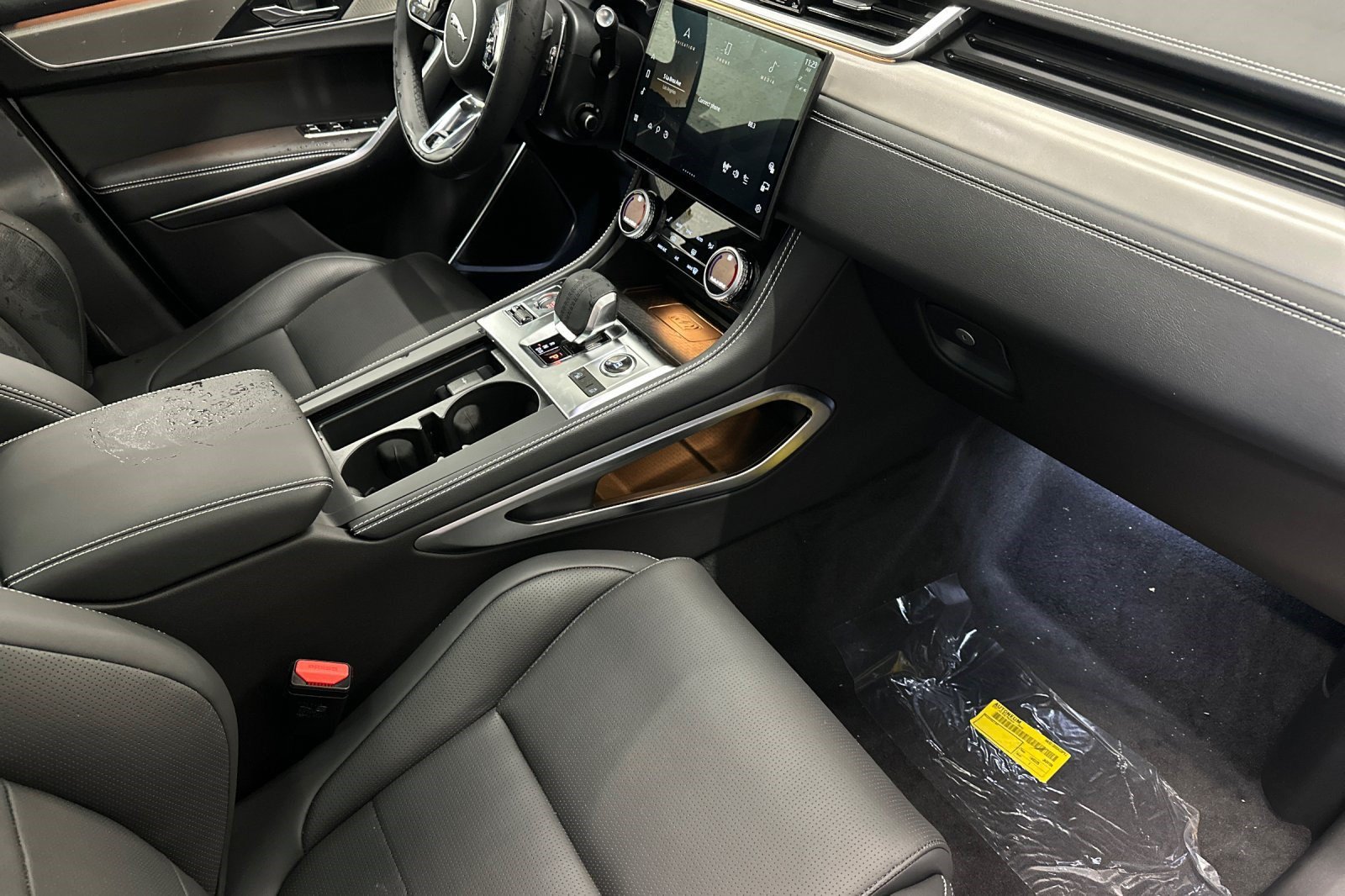 New 2026 Jaguar F-PACE R-Dynamic S AWD/4WD image 28