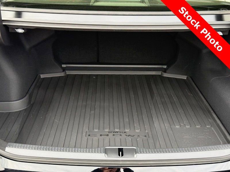 Used 2026 Toyota Crown XLE image 9