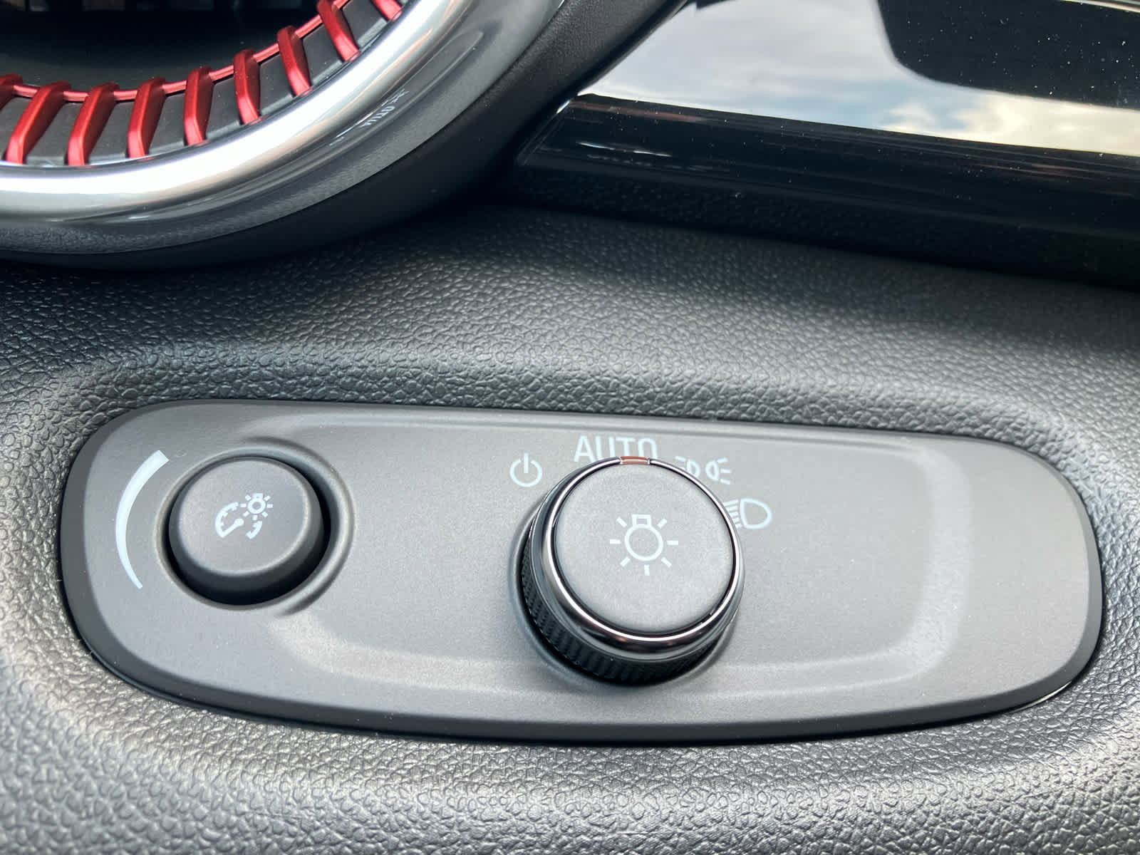 New 2026 Chevrolet Trax RS w/ Driver Confidence Package image 14