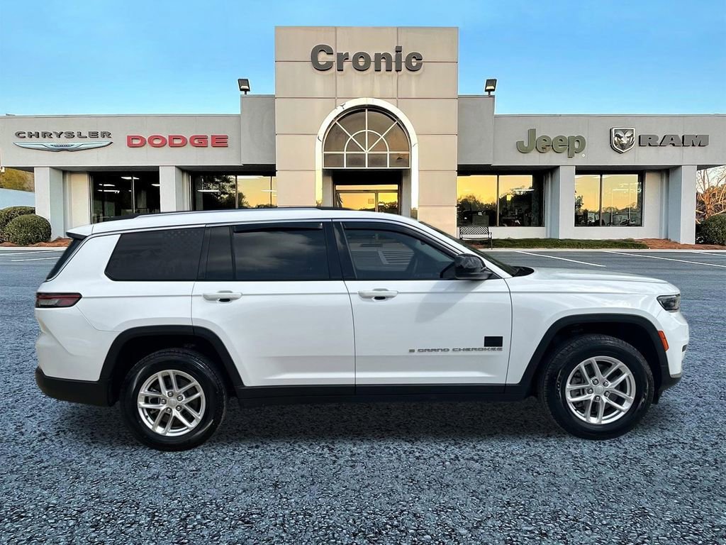 Used 2022 Jeep Grand Cherokee L Laredo w/ Luxury Tech Group I image 2