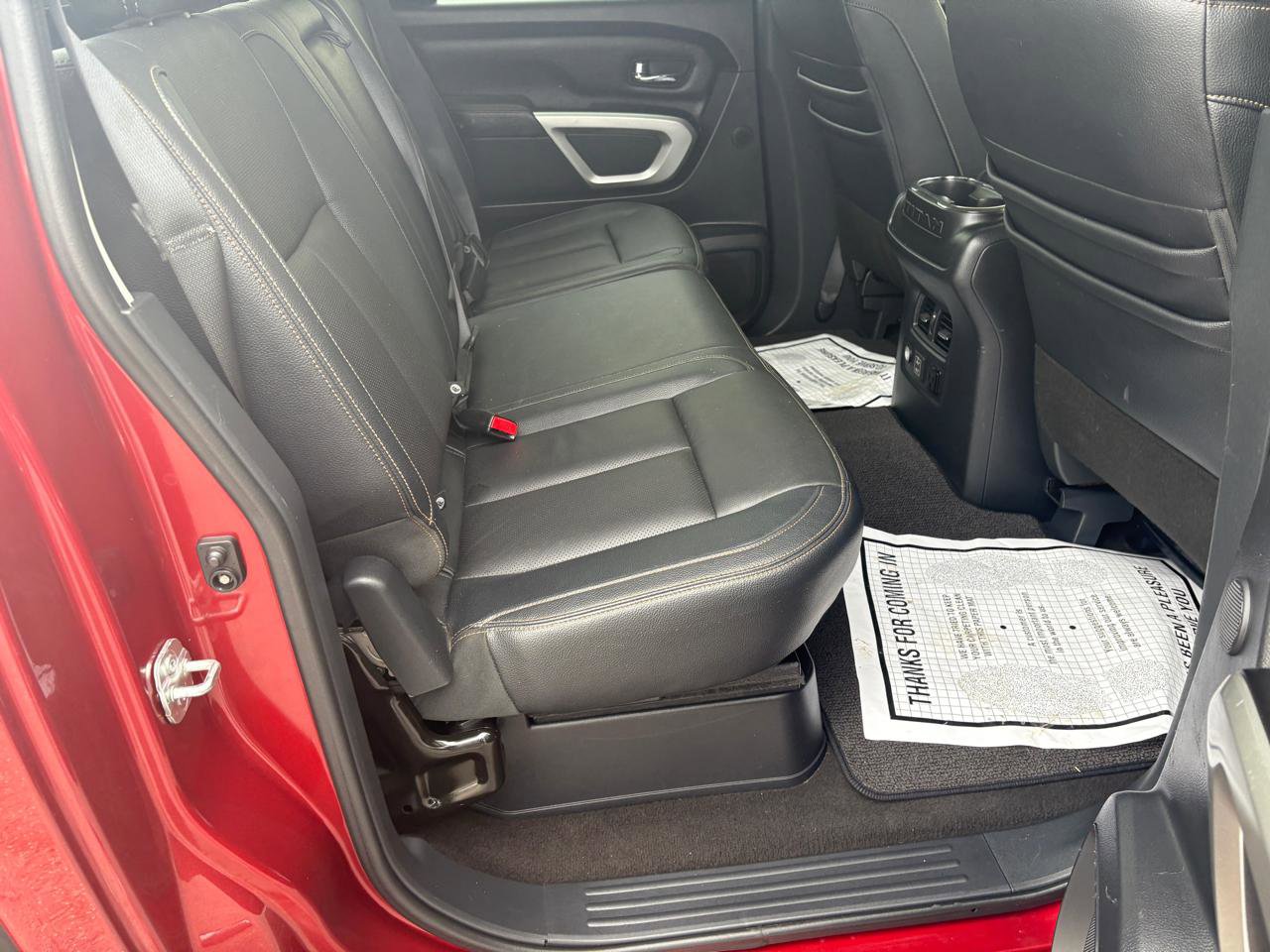 Used 2019 Nissan Titan SL image 9