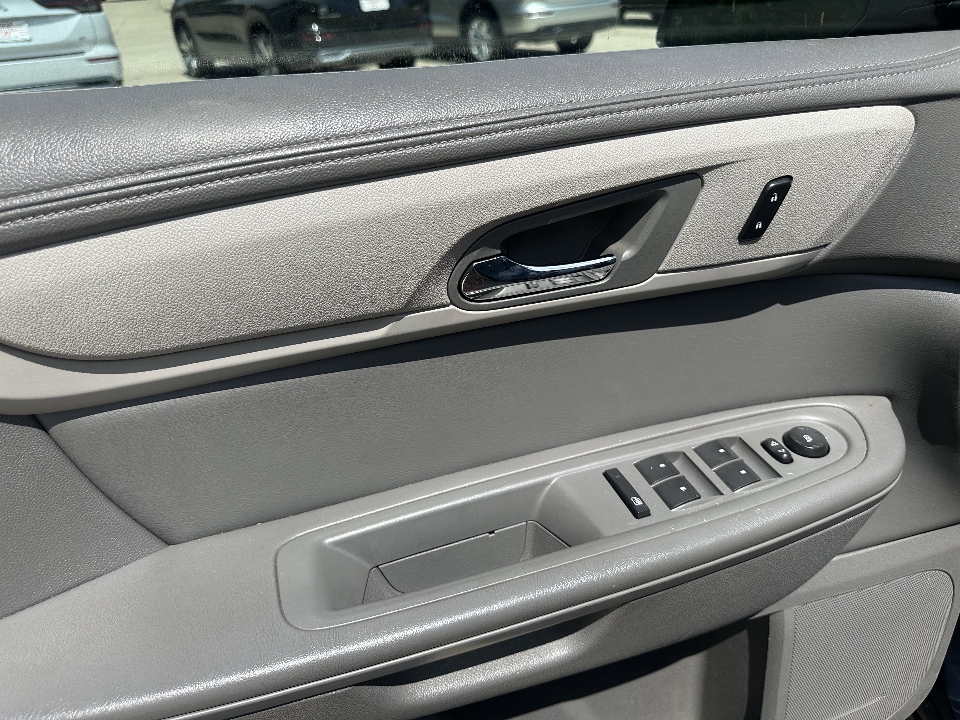 Used 2015 Chevrolet Traverse LS FWD image 6