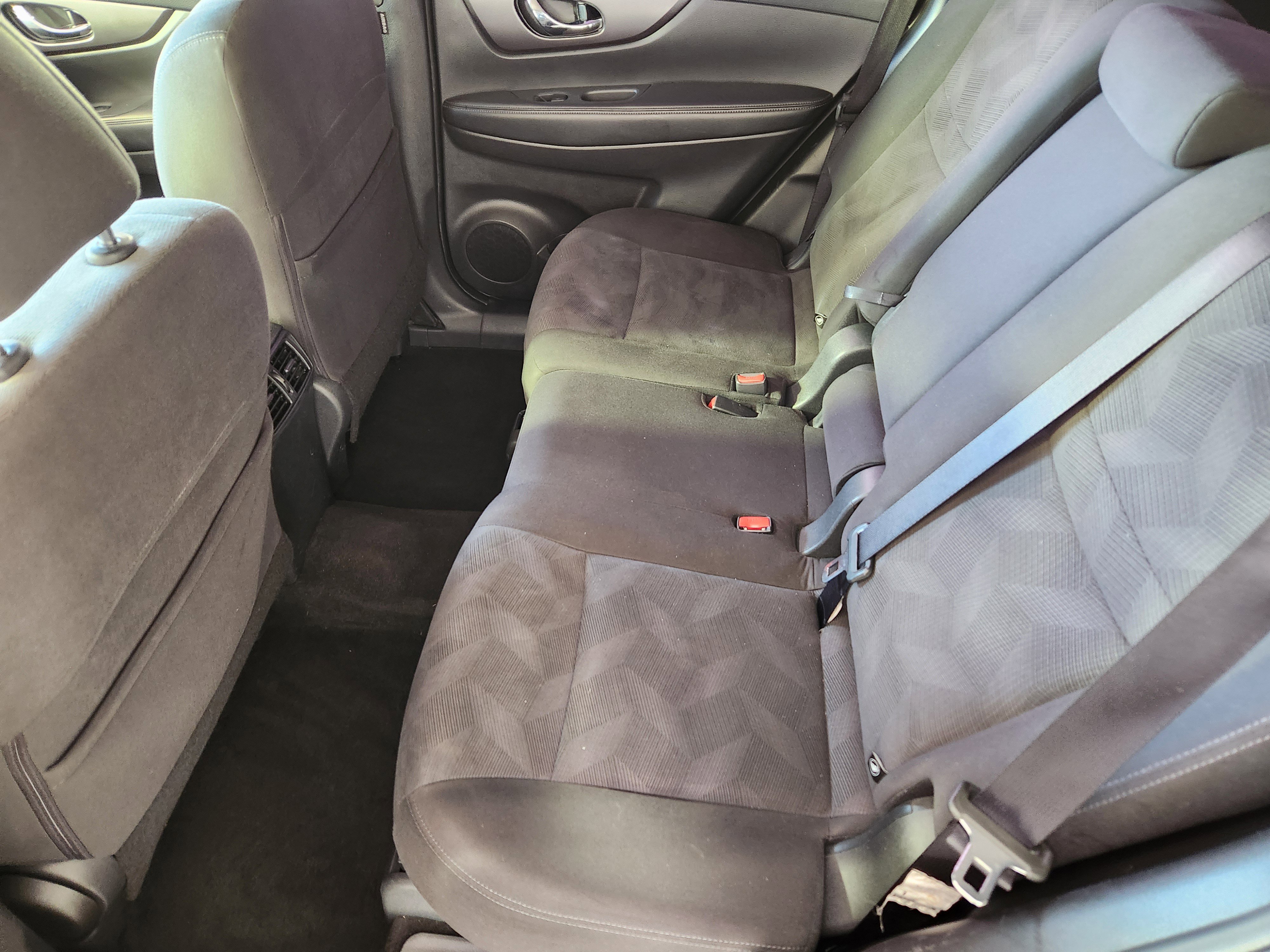 Used 2016 Nissan Rogue S image 14