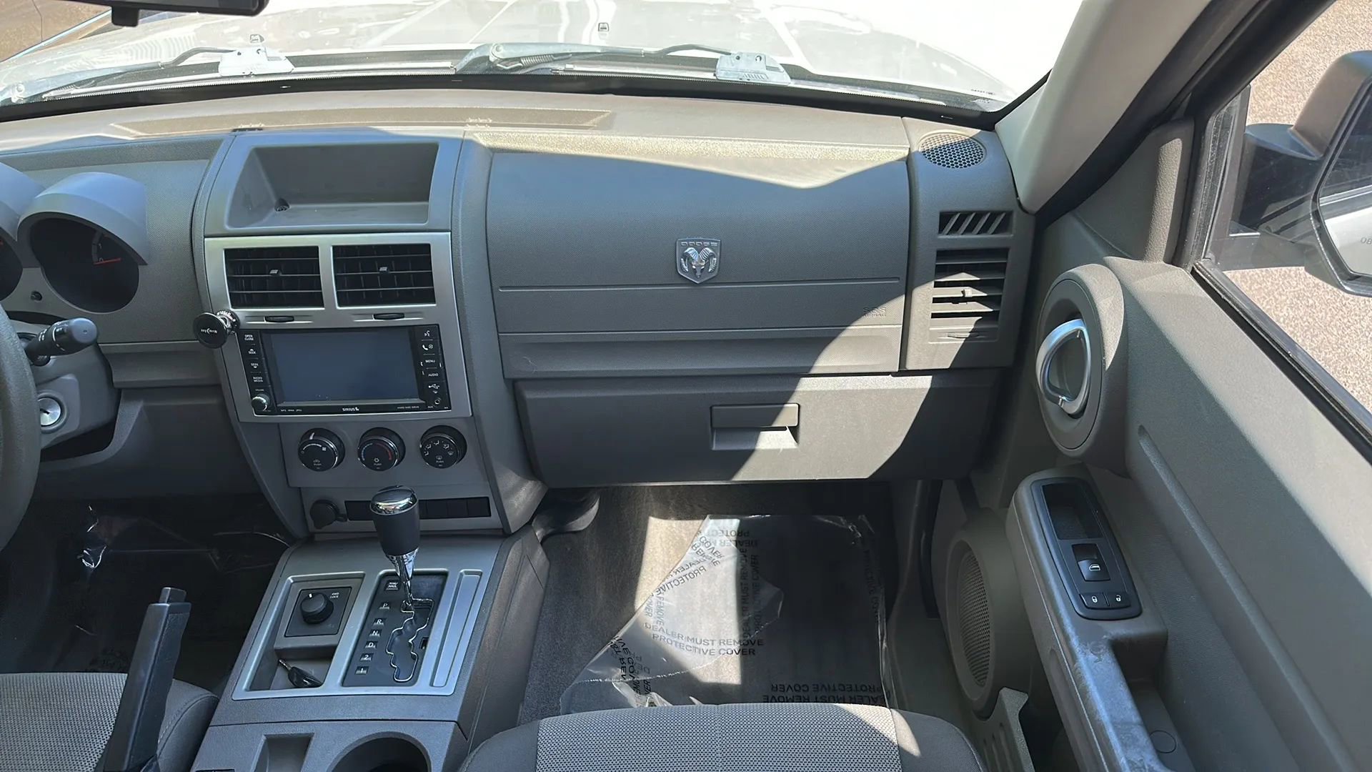 Used 2008 Dodge Nitro SXT image 25