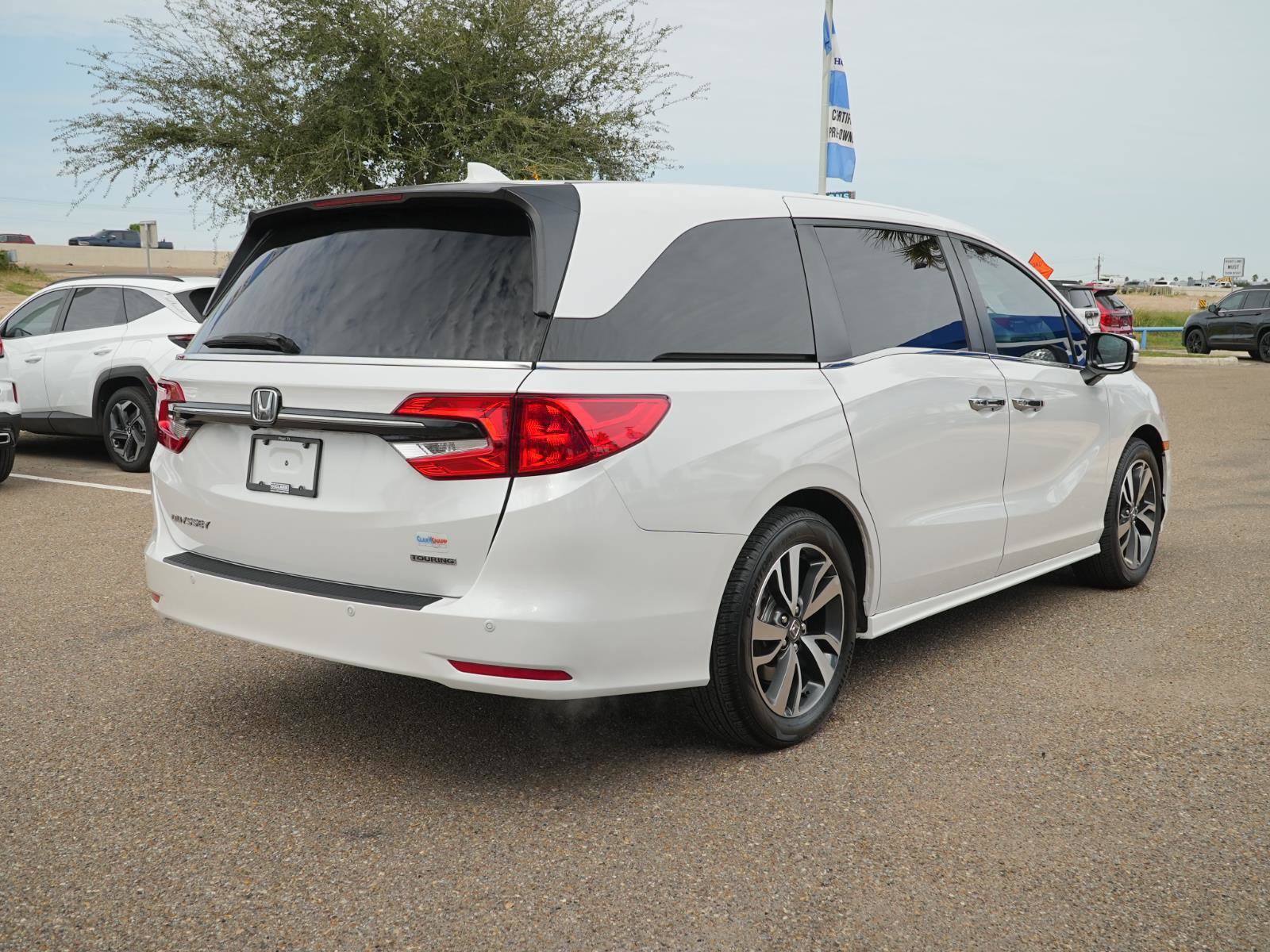Used 2023 Honda Odyssey Touring image 5