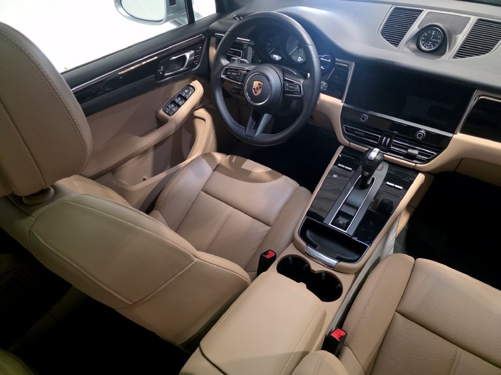 Certified 2023 Porsche Macan S AWD/4WD image 19