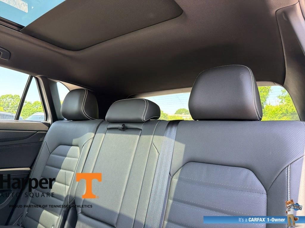 Used 2024 Volkswagen Atlas Cross Sport SEL R-Line AWD/4WD image 9