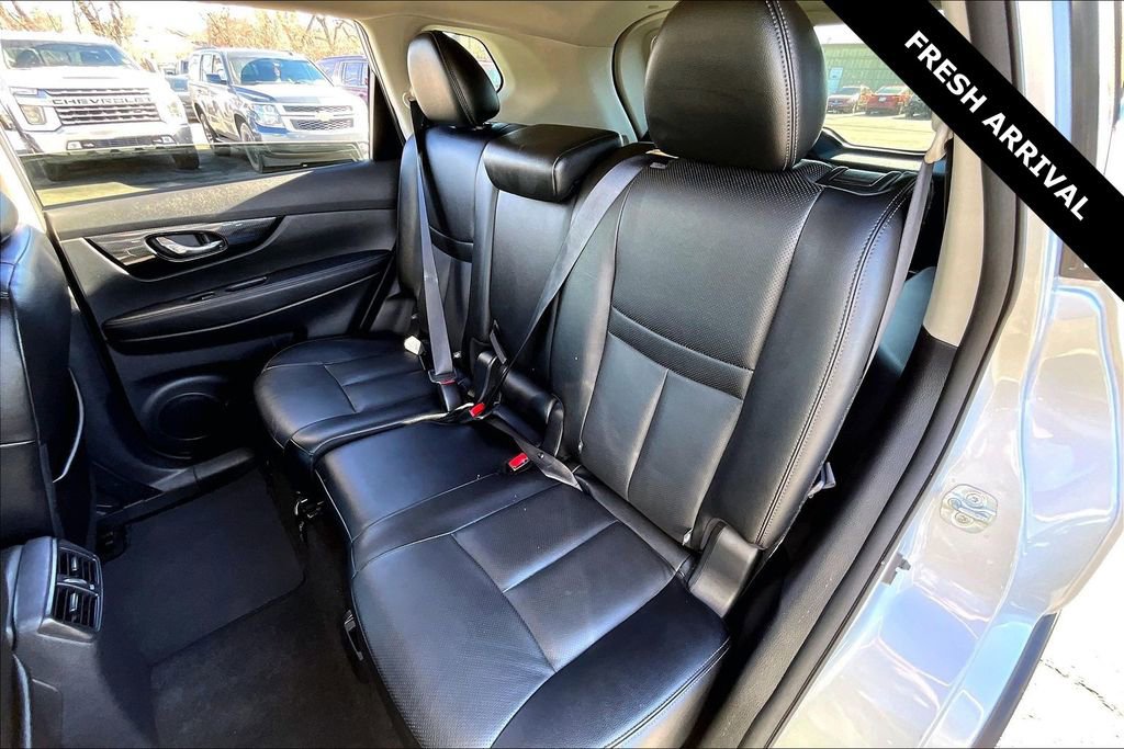 Used 2018 Nissan Rogue SL image 21