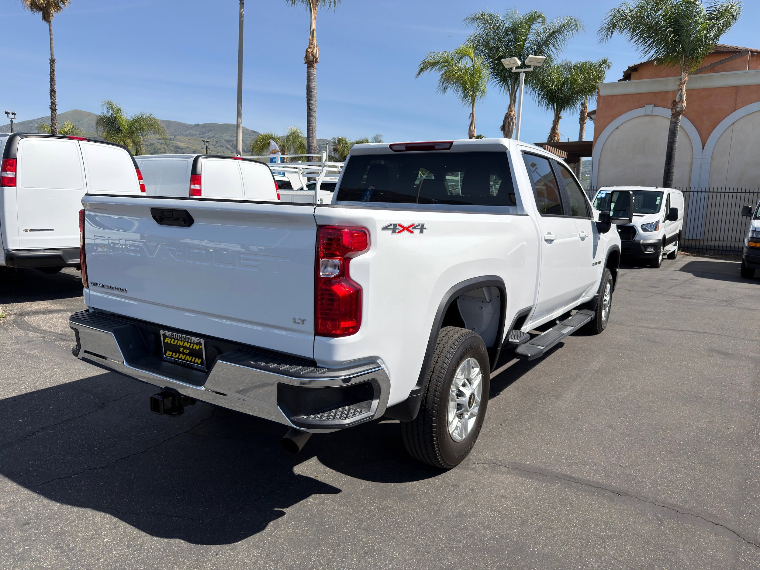 Used 2025 Chevrolet Silverado 2500 LT w/ Convenience Package AWD/4WD image 8