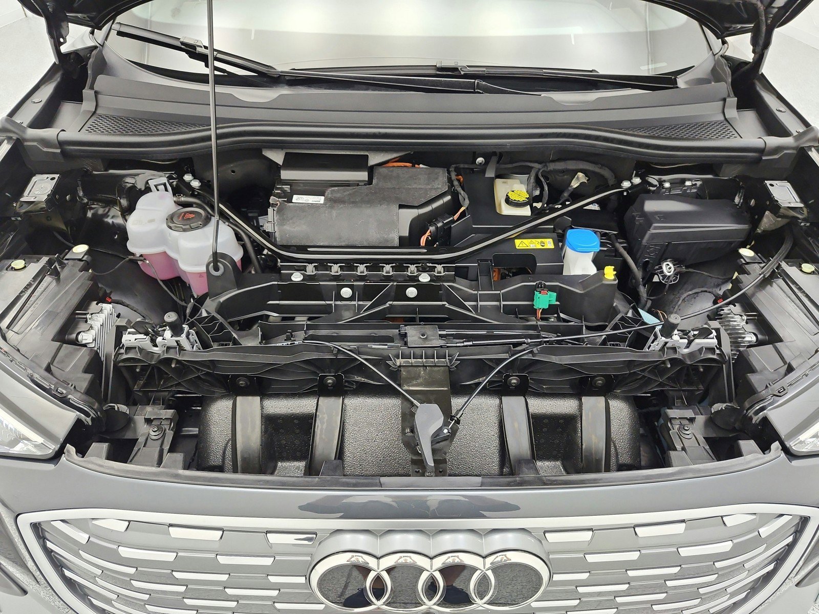 Used 2023 Audi Q4 e-tron Prestige w/ 20" Wheel Package image 16