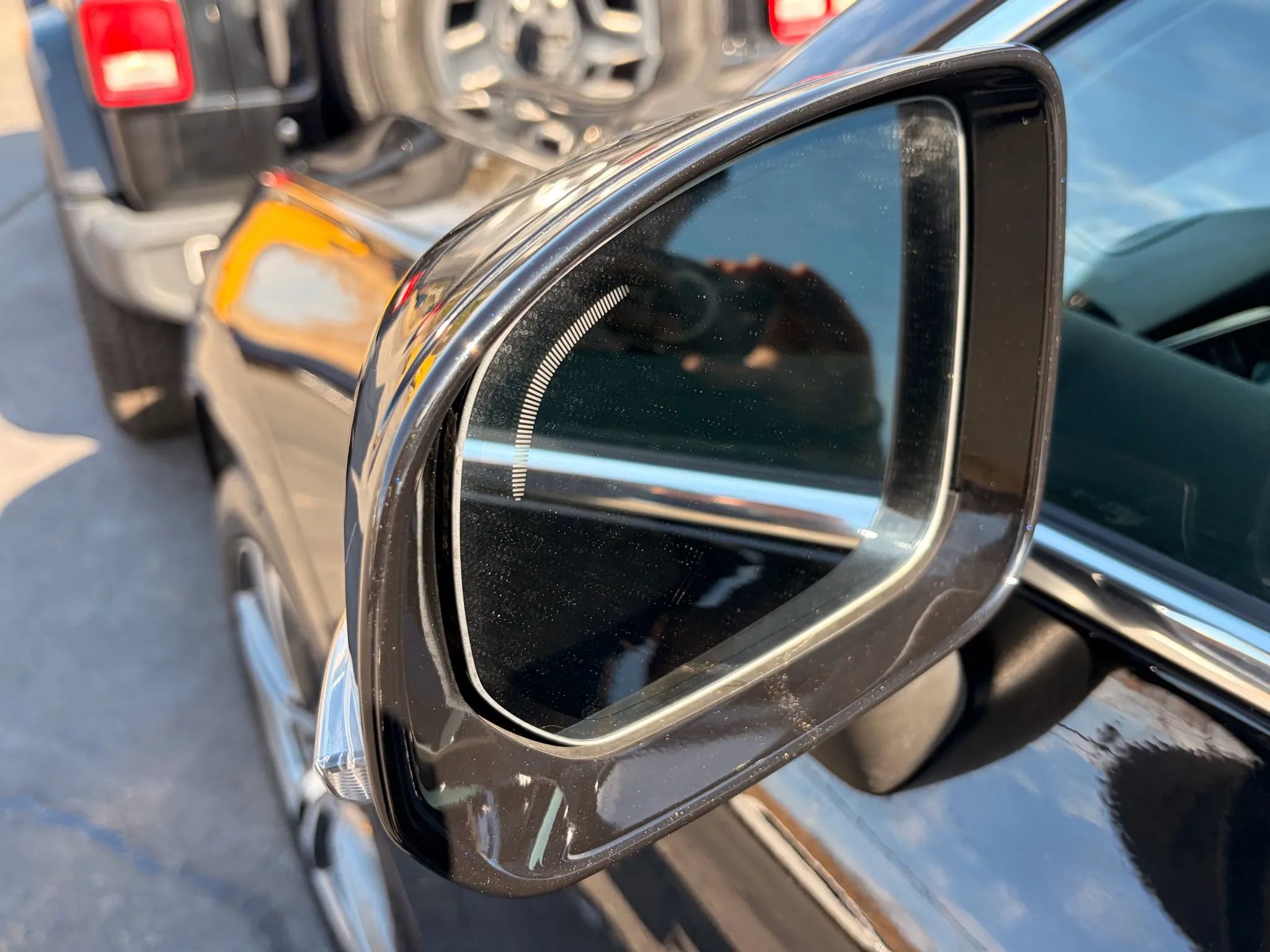 Used 2019 Volvo XC60 T5 Momentum w/ Multimedia Package AWD/4WD image 60