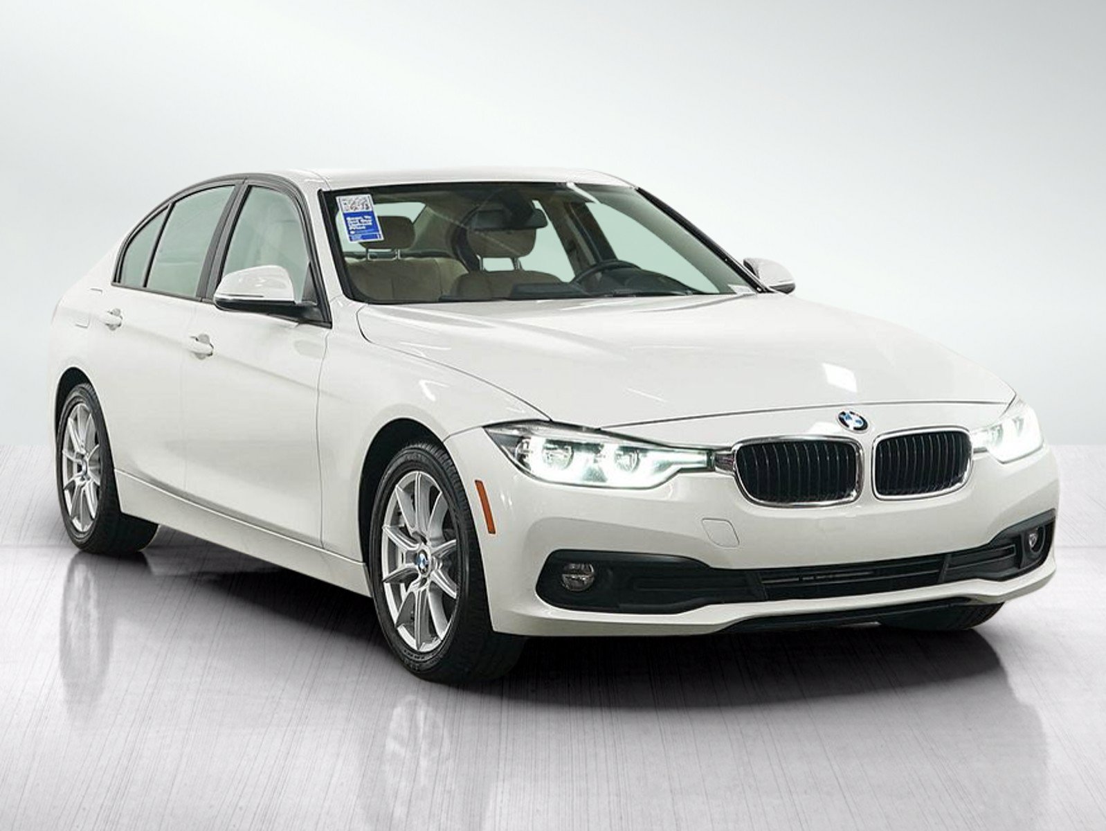 Used 2018 BMW 320i xDrive Sedan AWD/4WD image 7
