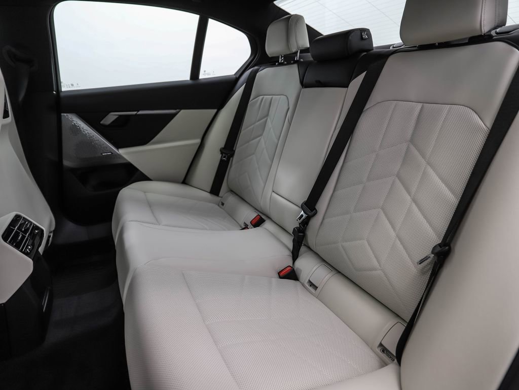 Certified 2025 BMW 530i xDrive w/ Premium Package image 23