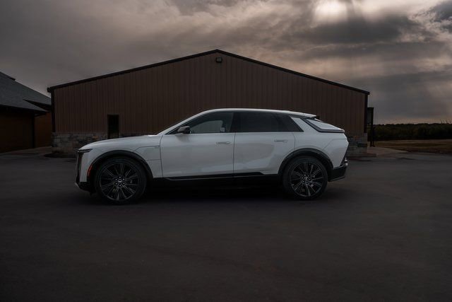 New 2024 Cadillac Lyriq Sport w/ Nappa Leather Package image 3